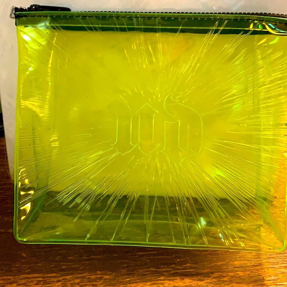 Urban Decay makeup bag - Picture 1 of 3